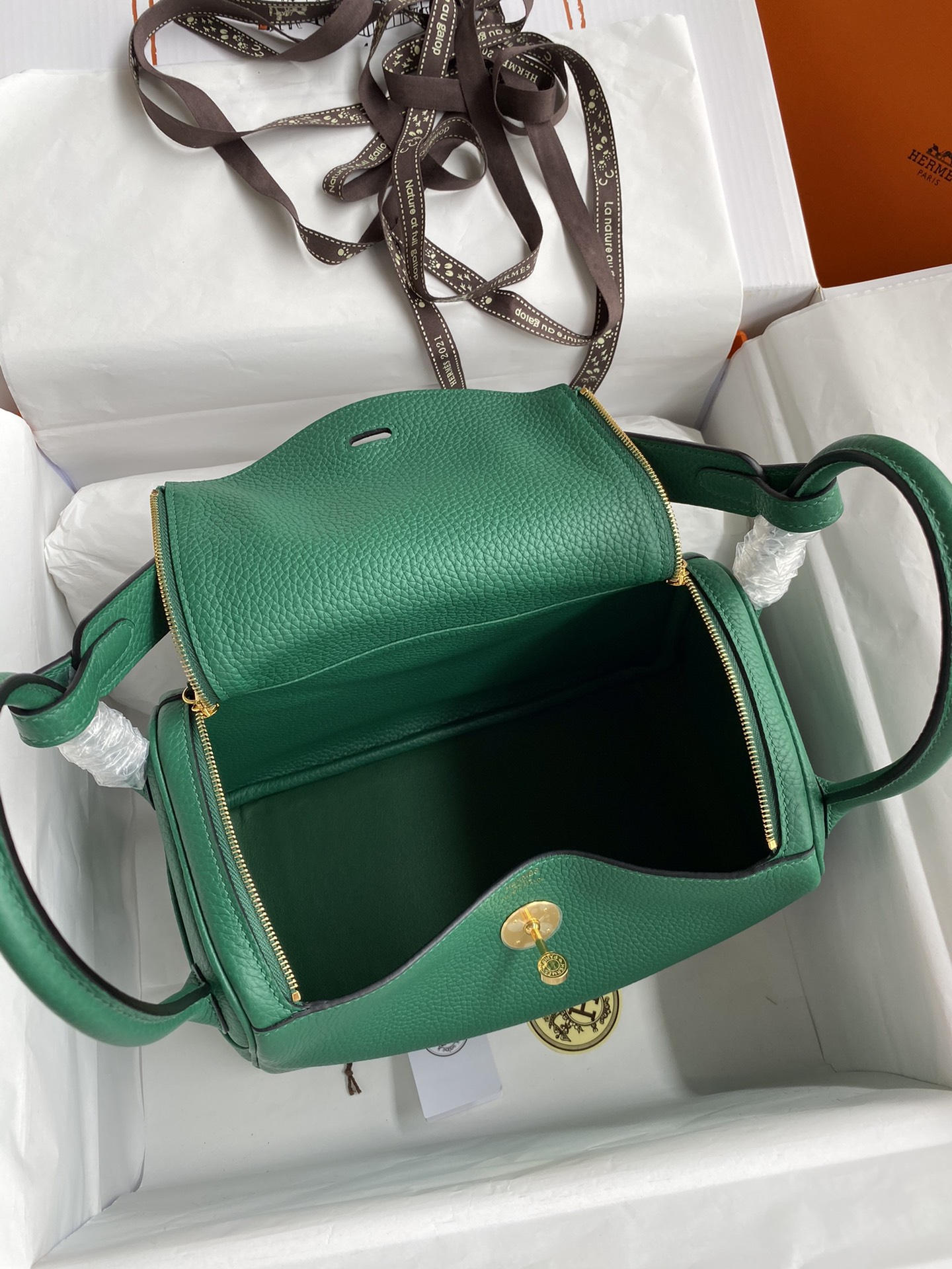 Hermes Lindy 26cm Handbag Shoulder Bag In Vert Vertigo Clemence Leather